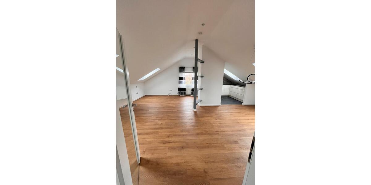 Dachgeschoßwohnung Haßfurt - 2.5 Zimmer, 70 m&sup2;, 690&euro; | Angebot:25637755