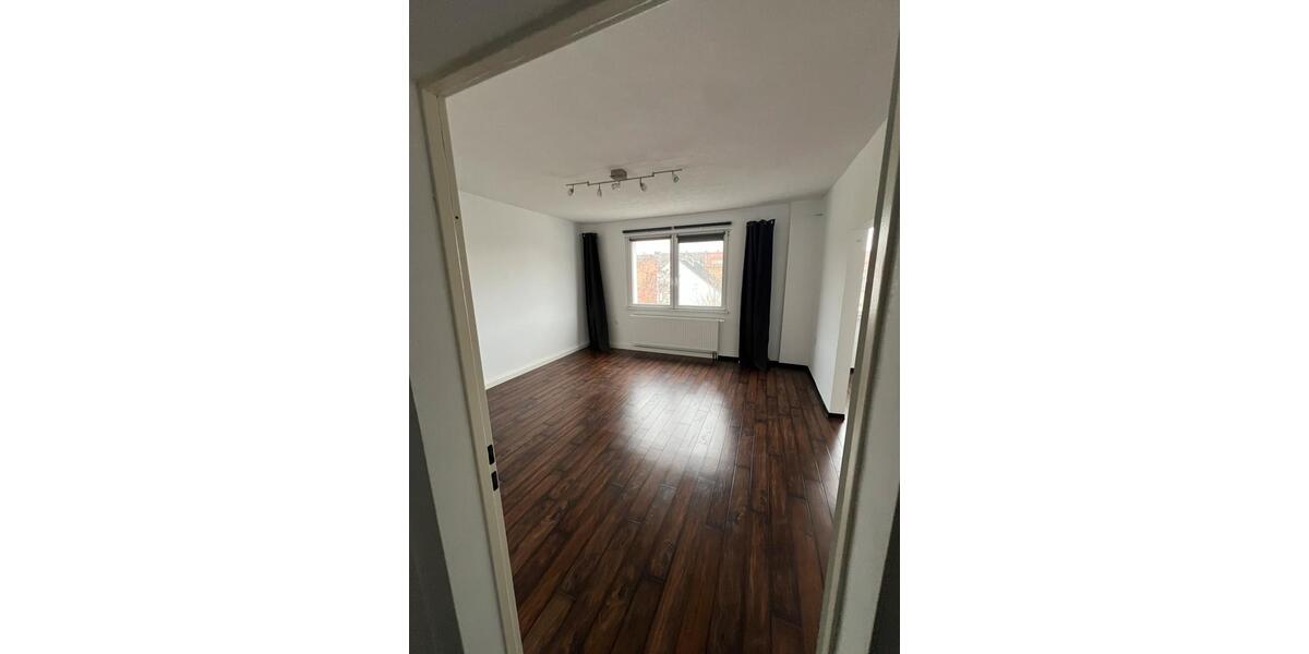 Neugründung einer 3er Wg nahe der Uni pro Person 1,5 Zimmer 3 zimmer