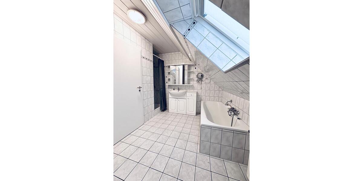 Dachgeschoßwohnung Attendorn - 2 Zimmer, 93 m&sup2;, 700&euro; | Angebot:25514531