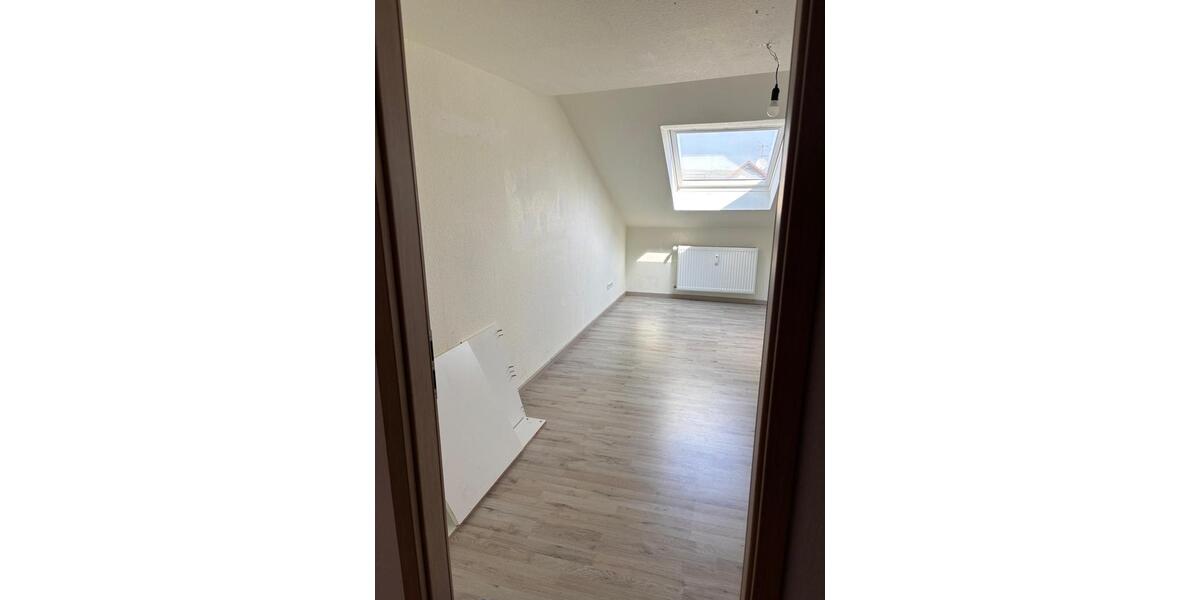 Dachgeschoßwohnung Ortenberg - 3 Zimmer, 97 m&sup2;, 880&euro; | Angebot:26420253
