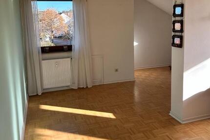 Helle 3,5-Zimmerwohnung mit Balkon, EBK und Garage in Hohenwart 3.5 zimmer