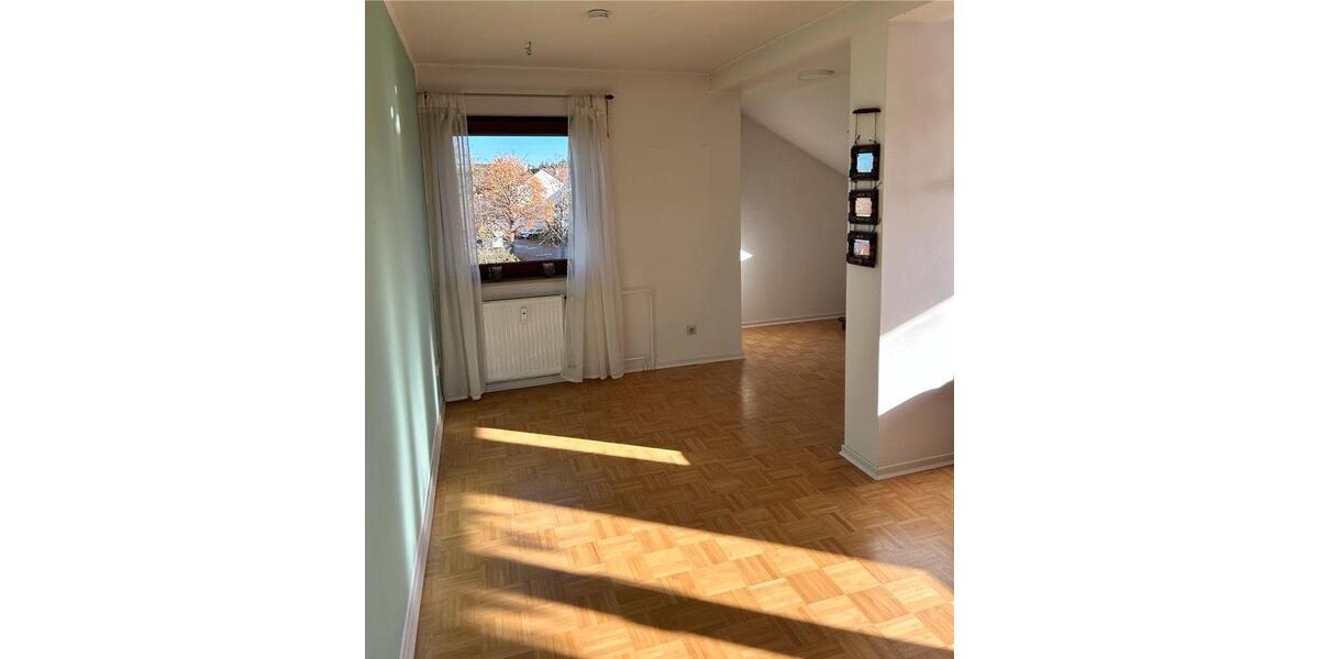 Helle 3,5-Zimmerwohnung mit Balkon, EBK und Garage in Hohenwart 3.5 zimmer