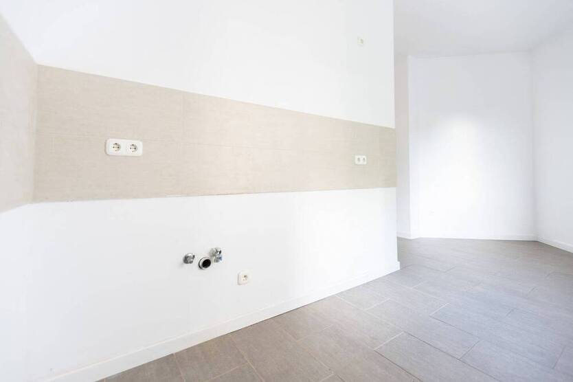 Schöne, Helle, Moderne, Saniert, 2-Zimmer Wohnung in Forst, ruhig, zentral