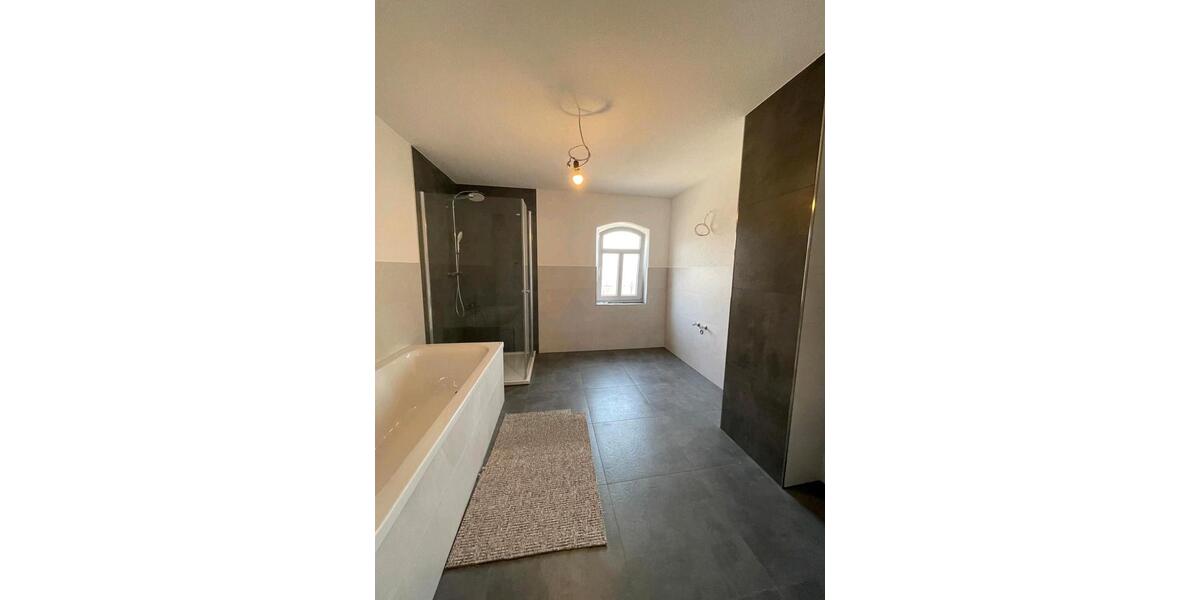 4-Raum- Wohnung 115 qm in 09380 Thalheim , Dachgeschoss 4 zimmer