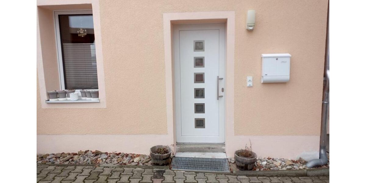 Erdgeschoßwohnung Freiberg - 2 Zimmer, 66 m&sup2;, 365&euro; | Angebot:24850103