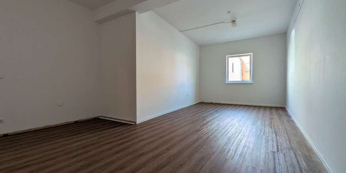 Etagenwohnung Buchbach - 3.5 Zimmer, 100 m&sup2;, 700&euro; | Angebot:27086034