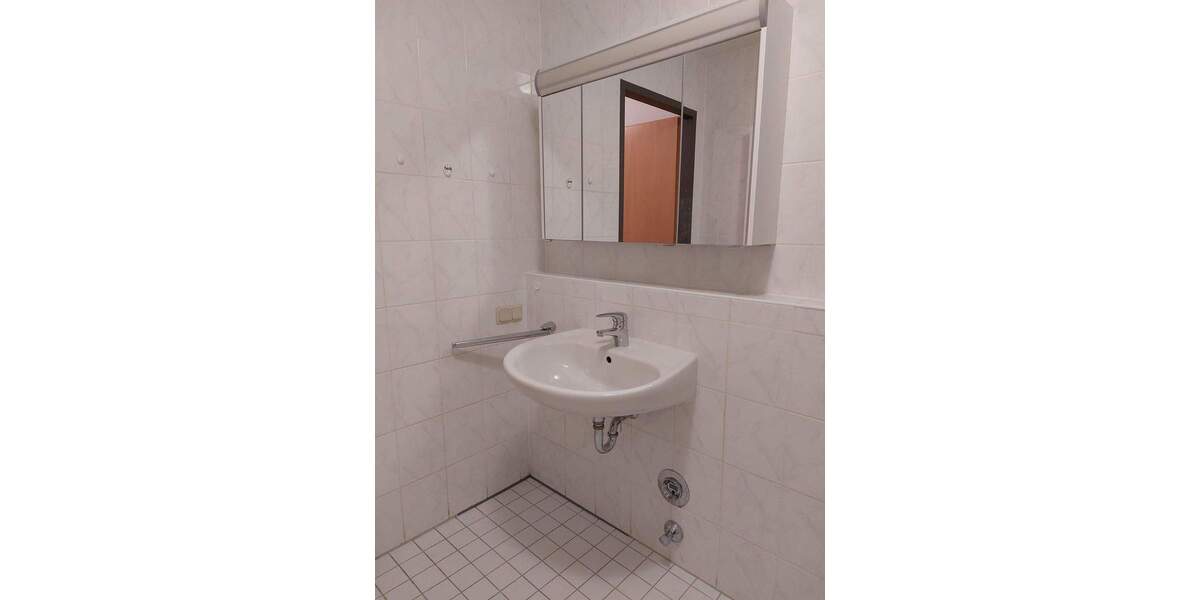 Etagenwohnung Siegburg Dreesch - 2 Zimmer, 61 m&sup2;, 785&euro; | Angebot:25726433