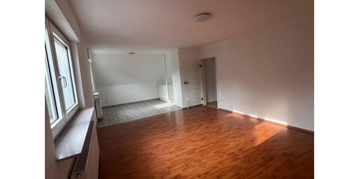 helle 3-Zimmer Küche Bad mit Bürozimmer im Zweifamilienhaus in Gt Kattenstroth - Etagenwohnung Gütersloh Kattenstroth | Angebot:27145804