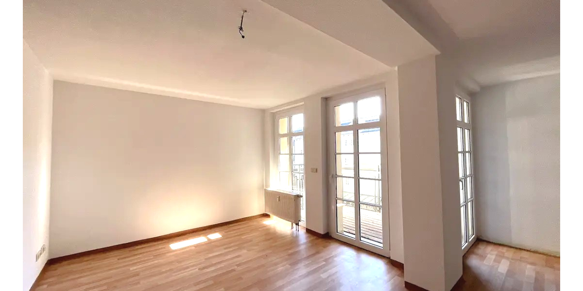 Toller Ausblick - Große, helle & ruhige 1 Raum-Whg. m. Balkon & Aufzug - Dachgeschoßwohnung Gera Ostviertel | Angebot:27022974