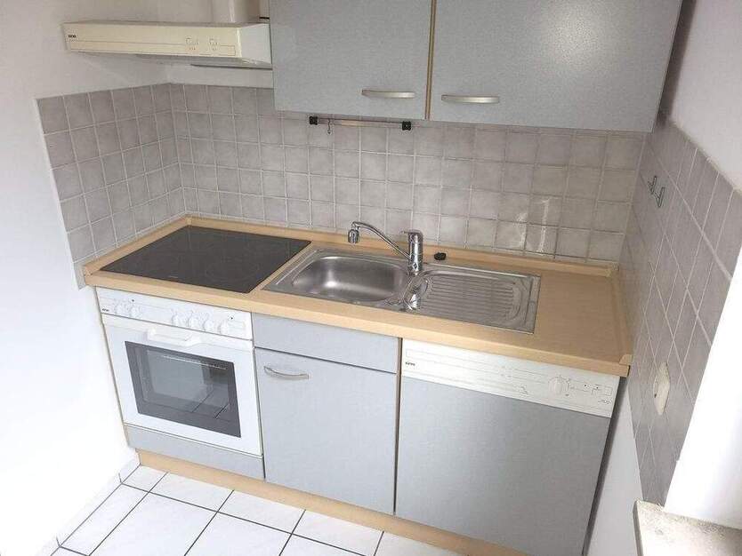 Charmante 2 Zimmer DG-Wohnung mit Balkon, EBK uvm. in Wendelstein OT.