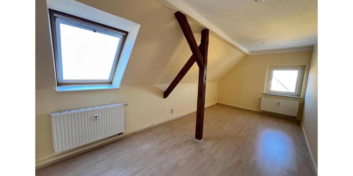 Dachgeschoßwohnung Riesa - 3 Zimmer, 95 m&sup2;, 665&euro; | Angebot:23021009