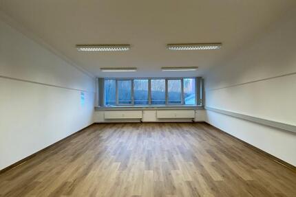 Großzügiger Raum mit eigenem Zugang – Büro | Praxis | Schulung zimmer