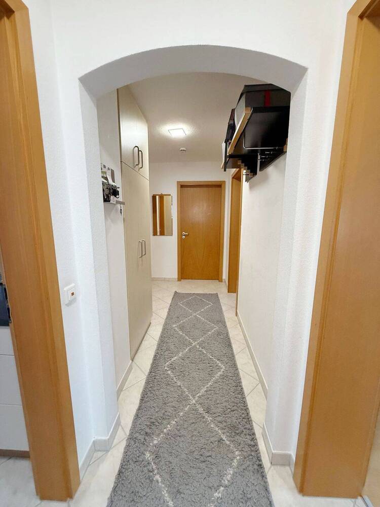 Renovierte, gut aufgeteilte 3-Zimmerwohnung mit EBK und zwei Balkonen in bevorzugter Lage