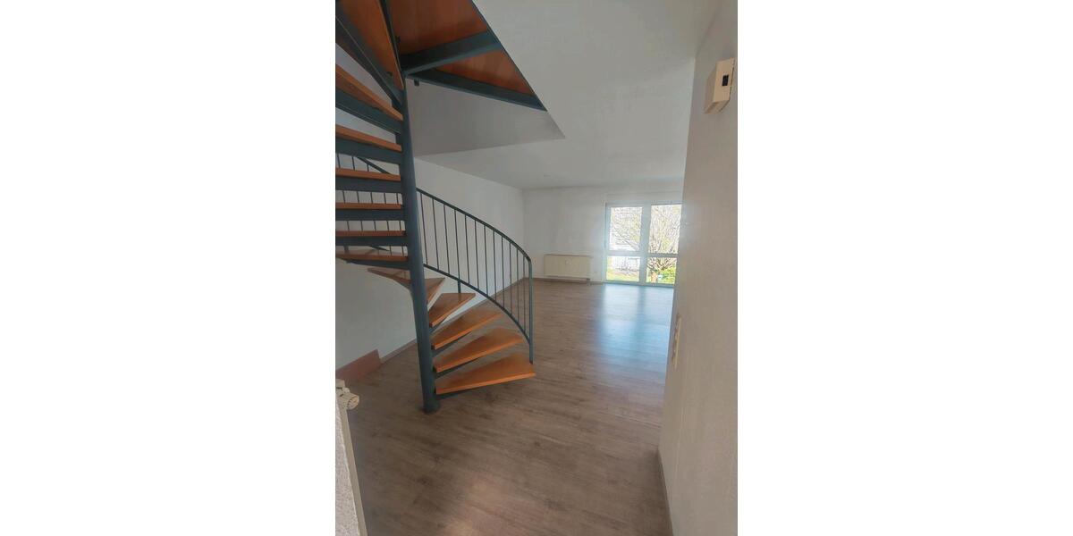 Maisonettenwohnung Schiffweiler - 3 Zimmer, 70 m&sup2;, 800&euro; | Angebot:26522016