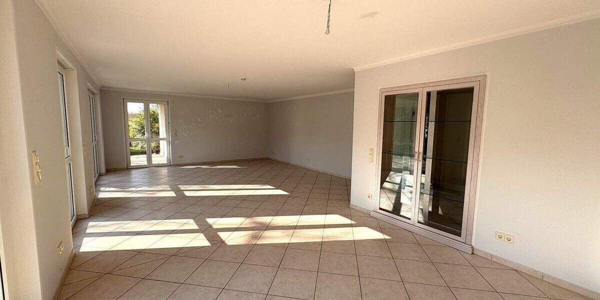 Etagenwohnung Nürnberg Gaismannshof - 4 Zimmer, 145 m&sup2;, 2.000&euro; | Angebot:25999687