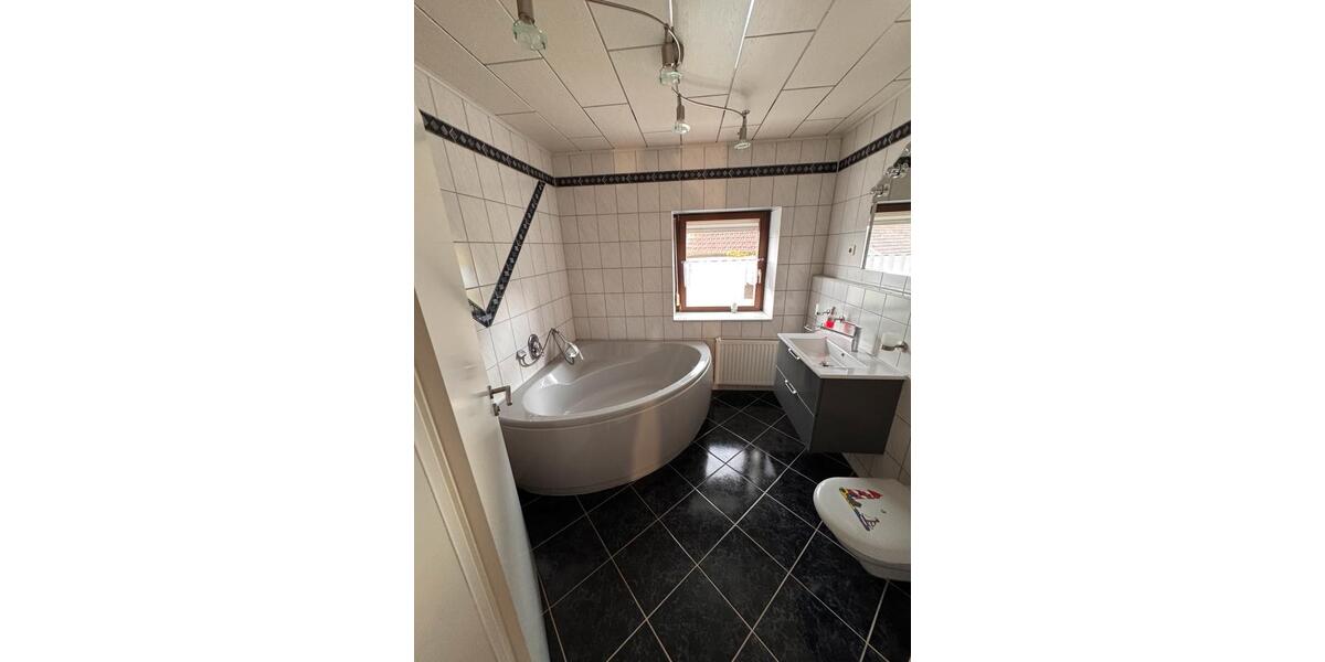 Reihenhaus Ayl - 5 Zimmer, 100 m&sup2;, 1.000&euro; | Angebot:26646262