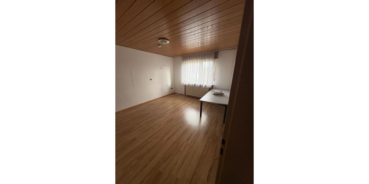 Etagenwohnung Mainz Lerchenberg - 3 Zimmer, 86 m&sup2;, 1.350&euro; | Angebot:26041410