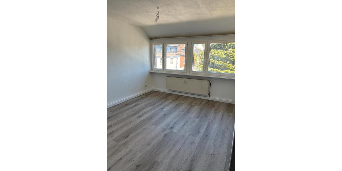 Dachgeschoßwohnung Oberhausen - 2.5 Zimmer, 50 m&sup2;, 590&euro; | Angebot:26405960