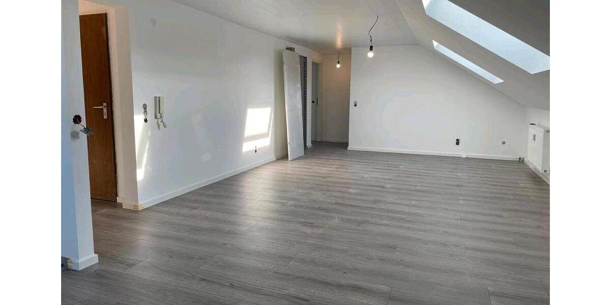 Dachgeschoßwohnung Volkach - 3 Zimmer, 68 m&sup2;, 750&euro; | Angebot:26365065