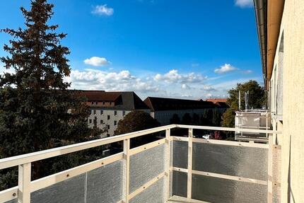 Wohnung Bad Dürrenberg - 3 Zimmer, 59 m&sup2;, 400&euro; | Angebot:23054251