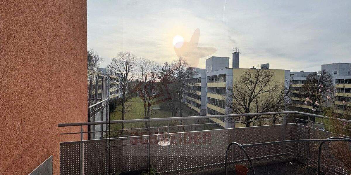 IMMOBILIEN SCHNEIDER - Berg am Laim - Helle 2 Zimmer Wohnung mit Süd-Balkon, EBK und Parkett 2 zimmer