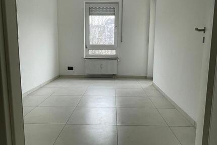 Wohnung Ludwigshafen am Rhein Ludwigshafen-Hemshof - 3 Zimmer, 81 m&sup2;, 1.250&euro; | Angebot:25175390