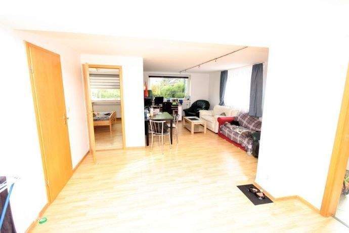 2 Zimmer-Küche-Bad-Wohnung im Erdgeschoß mit kleiner Terrasse und separatem Eingang in Eschwege 2 zimmer