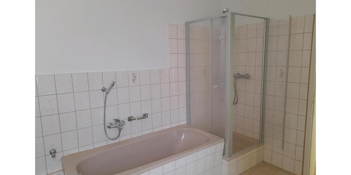 Etagenwohnung Groitzsch - 2 Zimmer, 70 m&sup2;, 490&euro; | Angebot:25831506