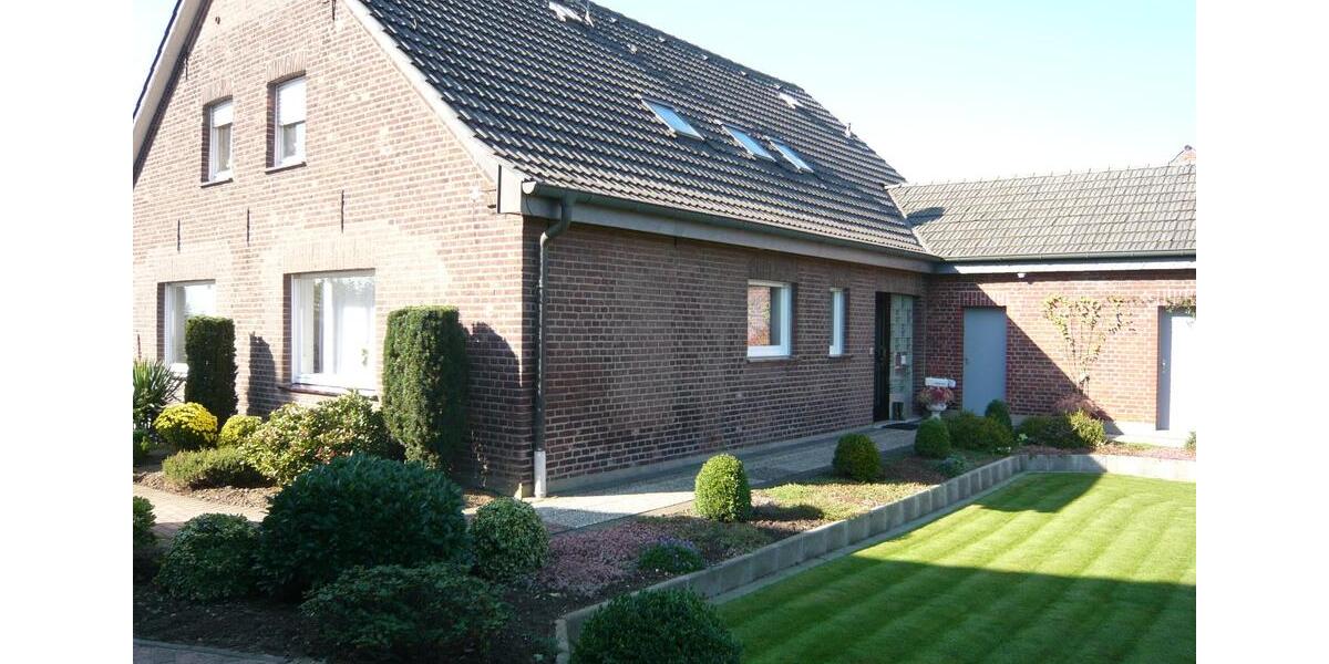 Dachgeschoßwohnung Rees - 3 Zimmer, 59 m&sup2;, 420&euro; | Angebot:26517400