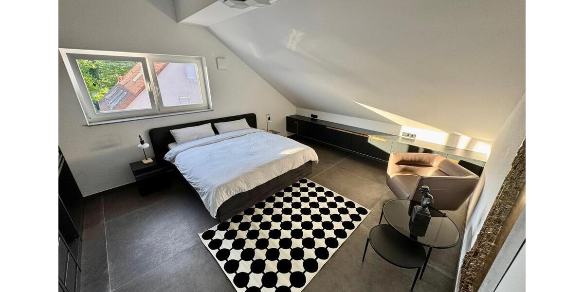 Dachgeschoßwohnung Abstatt - 2 Zimmer, 125 m&sup2;, 1.925&euro; | Angebot:25615100