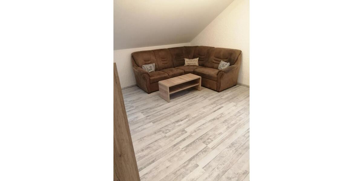 Dachgeschoßwohnung Singen (Hohentwiel) - 3 Zimmer, 65 m&sup2;, 1.180&euro; | Angebot:25988241