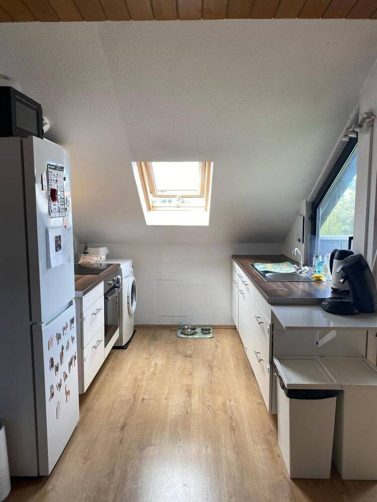 schöne drei Zimmer Wohnung mit Balkon und EBK