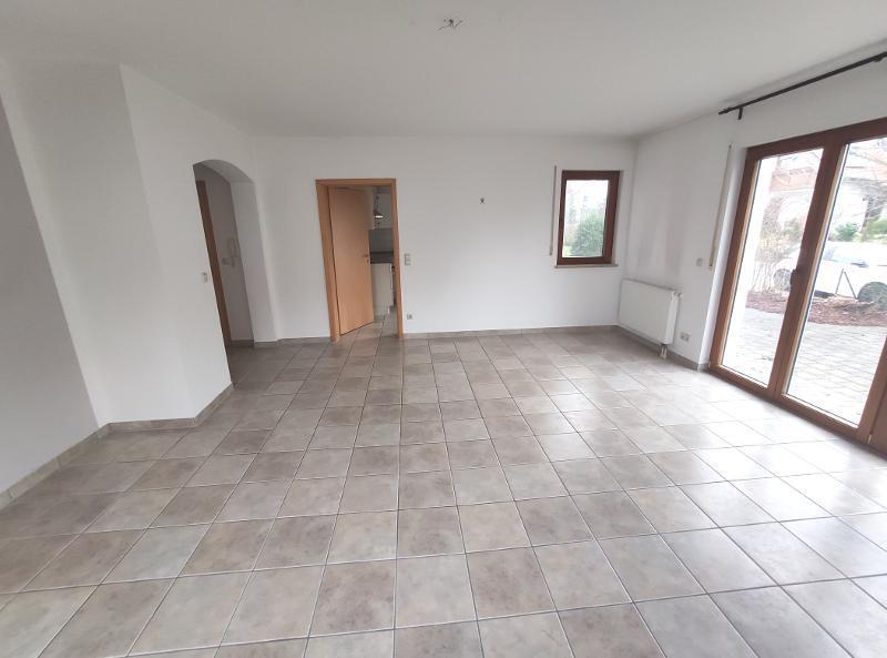 4 Zi. Wohnung im EG mit Garten und Terrasse 4 zimmer