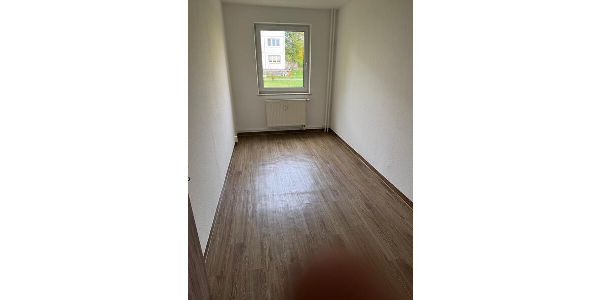 Etagenwohnung Sömmerda - 4 Zimmer, 72 m&sup2;, 399&euro; | Angebot:19574183