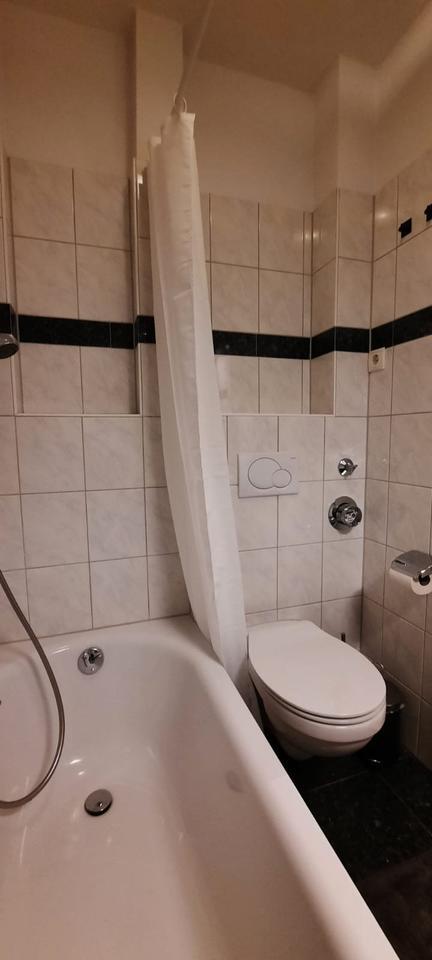 2,5-Zimmer Wohnung m. südwest Balkon, ruhig, hell (möbliert) zimmer