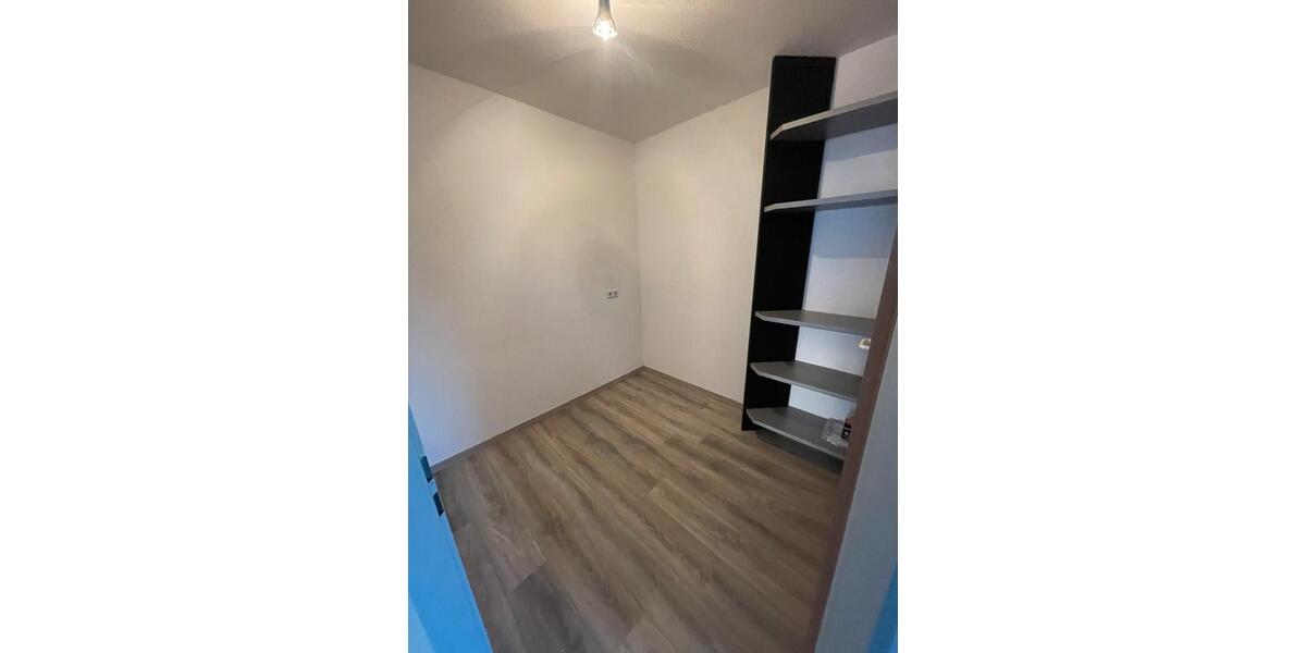 Dachgeschoßwohnung Haiger - 2 Zimmer, 100 m&sup2;, 1.250&euro; | Angebot:25233669