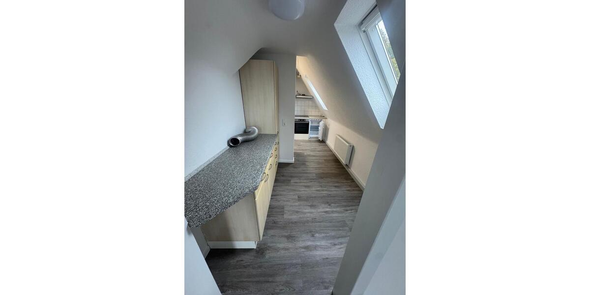 Dachgeschoßwohnung Langenfeld (Rheinland) - 2 Zimmer, 42 m&sup2;, 750&euro; | Angebot:26049841