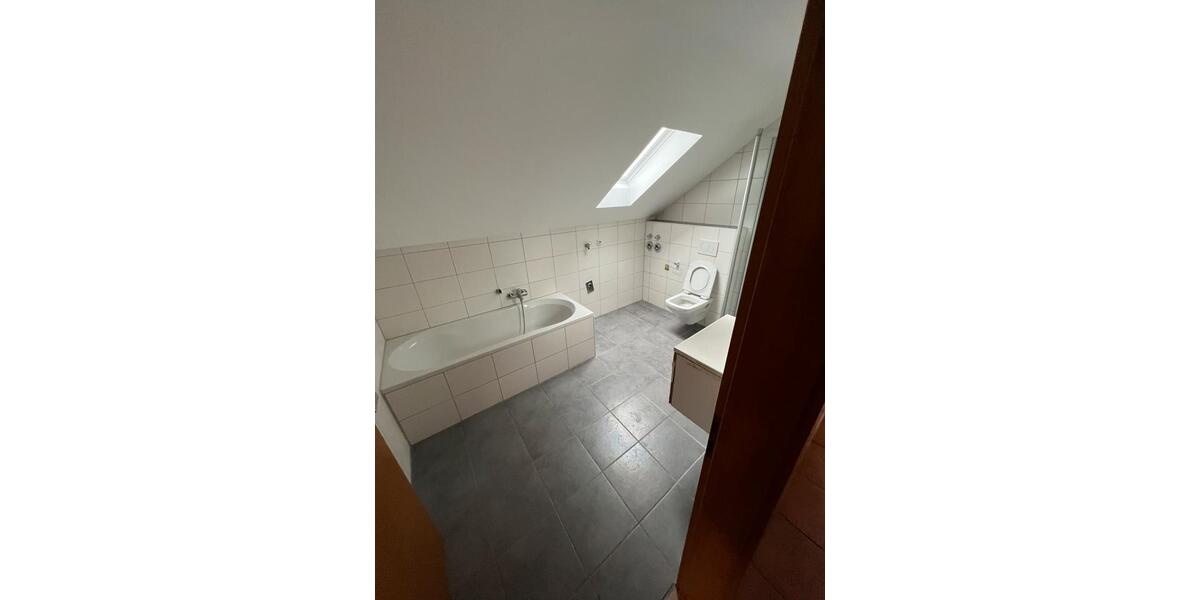 Dachgeschoßwohnung Braunfels - 2 Zimmer, 80 m&sup2;, 700&euro; | Angebot:24853699