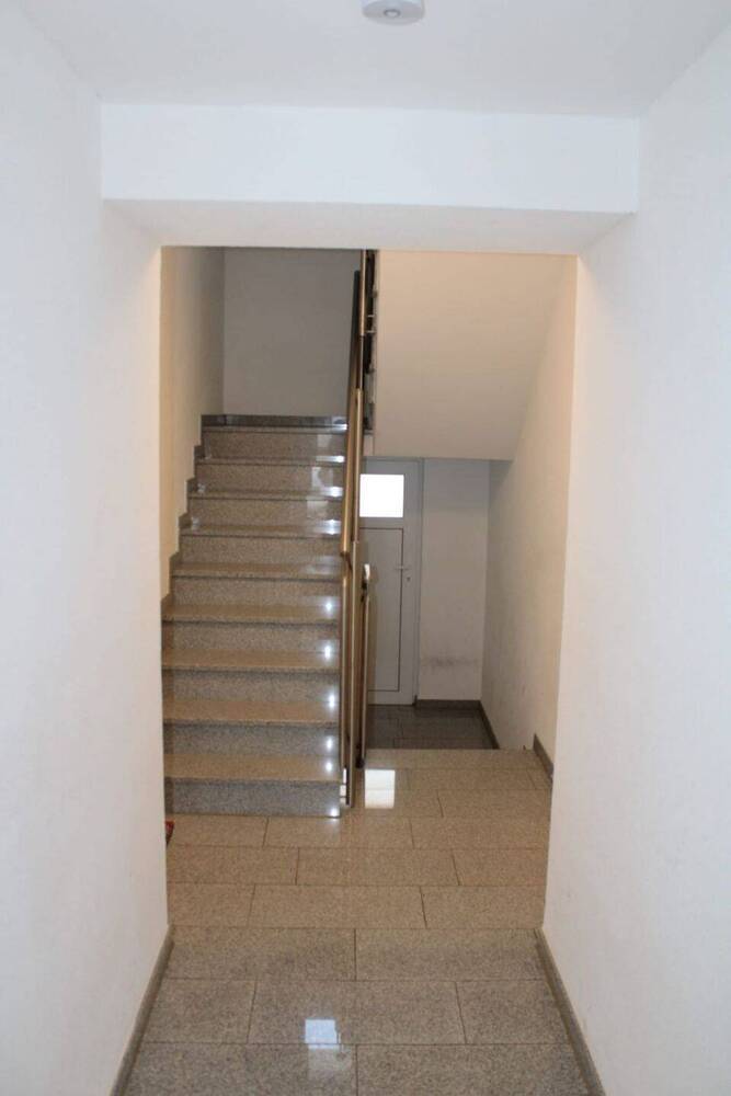 !!! MODERNE 4 Zimmerwohnung MIT LOGGIA(15 m²) !!!