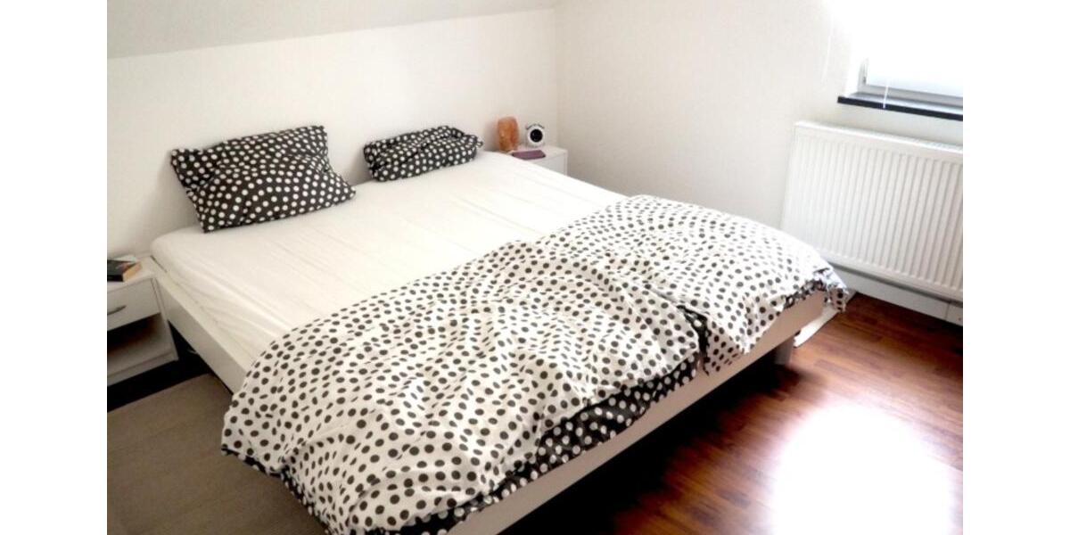 Möbliert oder Unmöbliertes WG Zimmer 18m² wohnen über 90m² 1 zimmer