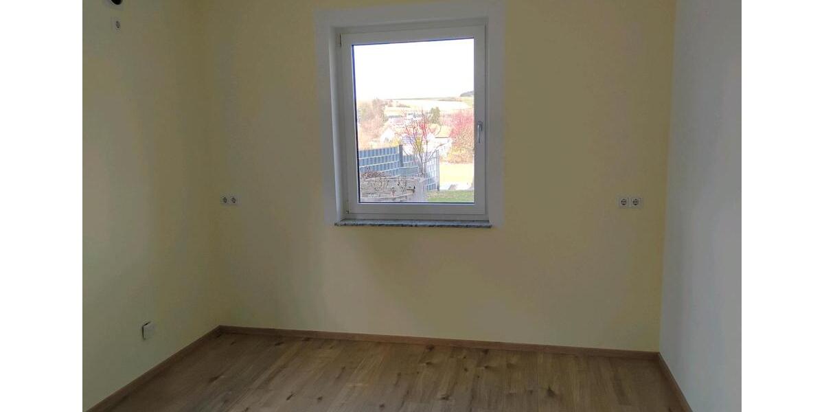 Etagenwohnung Burgwindheim - 4 Zimmer, 80 m&sup2;, 600&euro; | Angebot:25372494