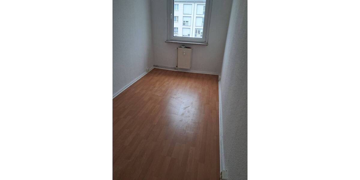 Etagenwohnung Burg - 3 Zimmer, 71 m&sup2;, 342&euro; | Angebot:25778460