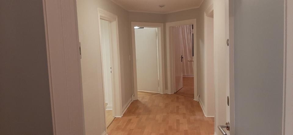 Dachgeschoßwohnung Bad Wildungen - 4 Zimmer, 78 m&sup2;, 624&euro; | Angebot:24548200