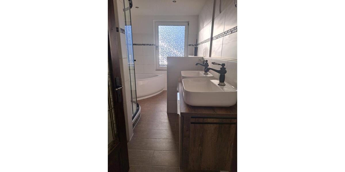 Etagenwohnung Burg - 5 Zimmer, 130 m&sup2;, 1.040&euro; | Angebot:25830133