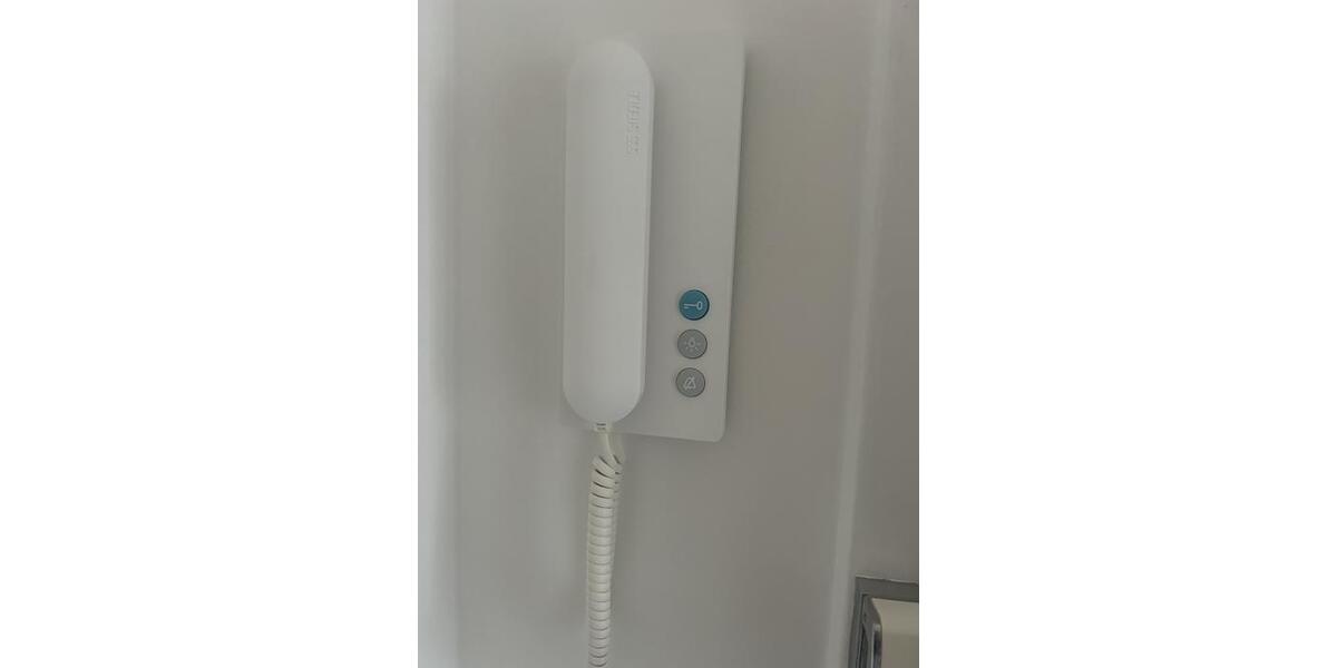 Erstbezug nach Sanierung. Sehr schöne 2-Zimmer-Whg. im 4. OG in D-Pempelfort. 2 zimmer