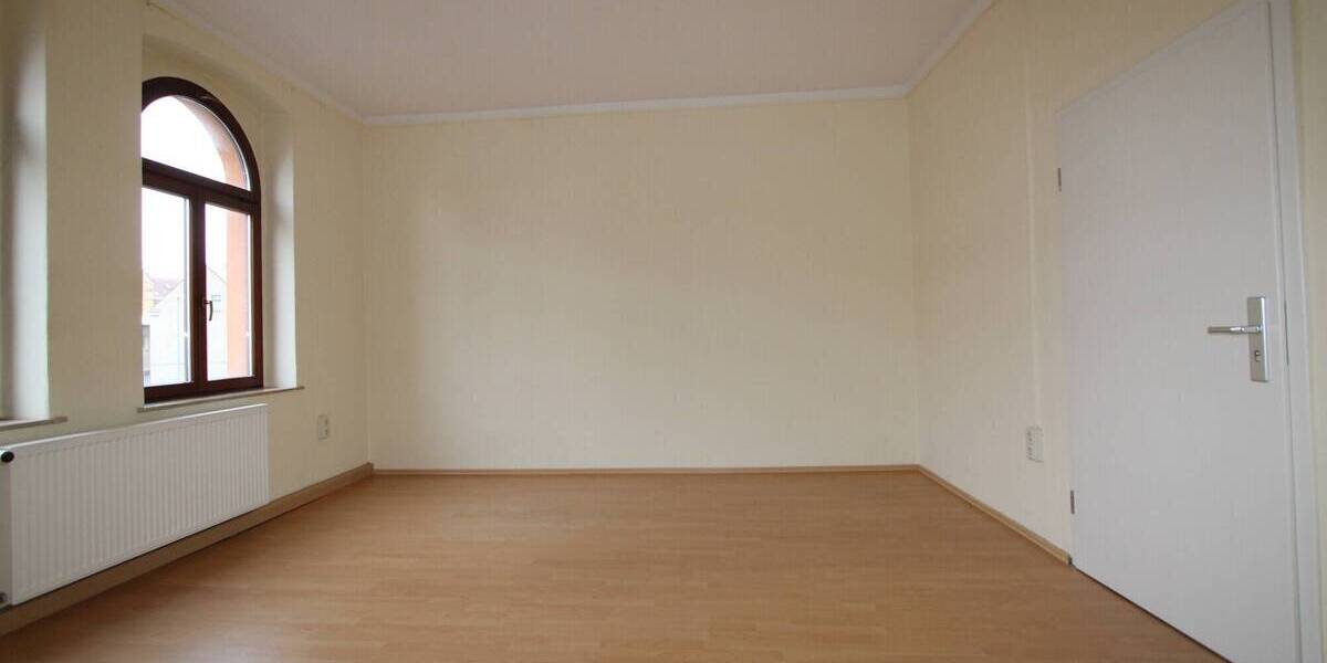 Etagenwohnung Bitterfeld-Wolfen Bitterfeld - 2 Zimmer, 70 m&sup2;, 470&euro; | Angebot:25708992