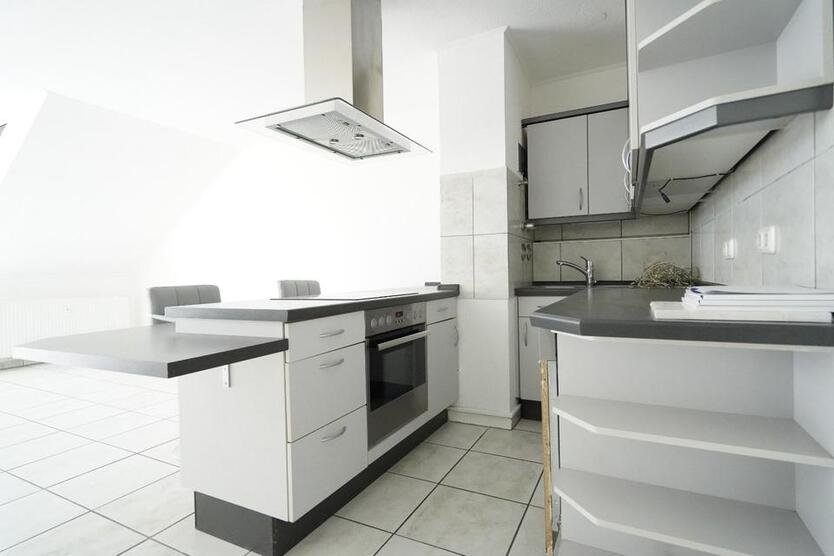 Schöne 2-Zimmer-Wohnung mit Tiefgaragenstellplatz in Seukendorf zimmer
