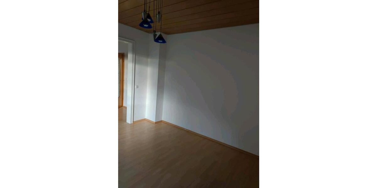 Dachgeschoßwohnung Waldbröl - 3 Zimmer, 72 m&sup2;, 680&euro; | Angebot:24710929