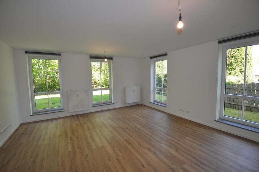 Büro- oder Praxisräume mit Terrasse und Garten in Egmating
