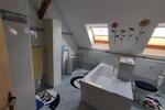 L34W4 - Tolle 3-Zimmer - DG-Wohnung in Vierfamilienhaus, Balkon, Gartennutzung zimmer